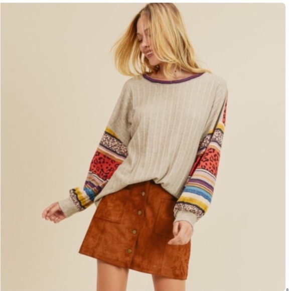 Long sleeve shirt sweater boutique women’s small - Picture 4 of 15